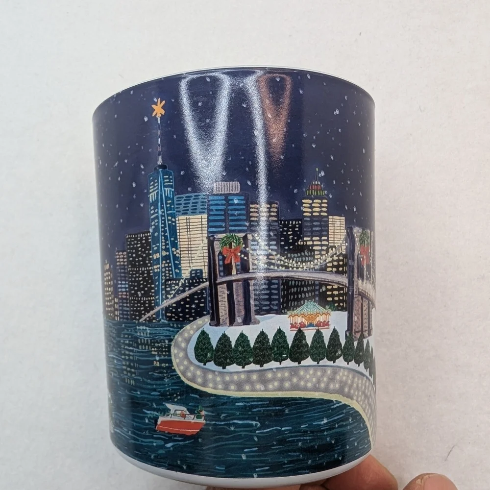 NWT Anthropologie Holiday in the City Candle New York City  Winter White Thyme